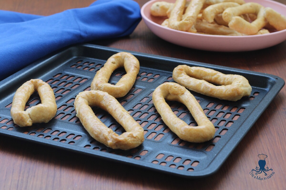 Taralli en freidora de aire, con doble cocción