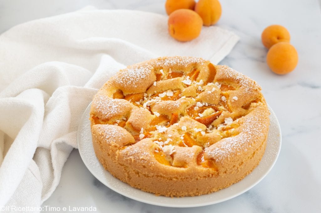 Tarta con albaricoques y coco