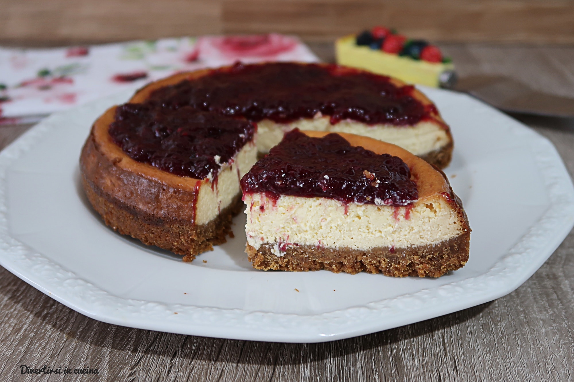 Tarta de queso con frutos del bosque al horno