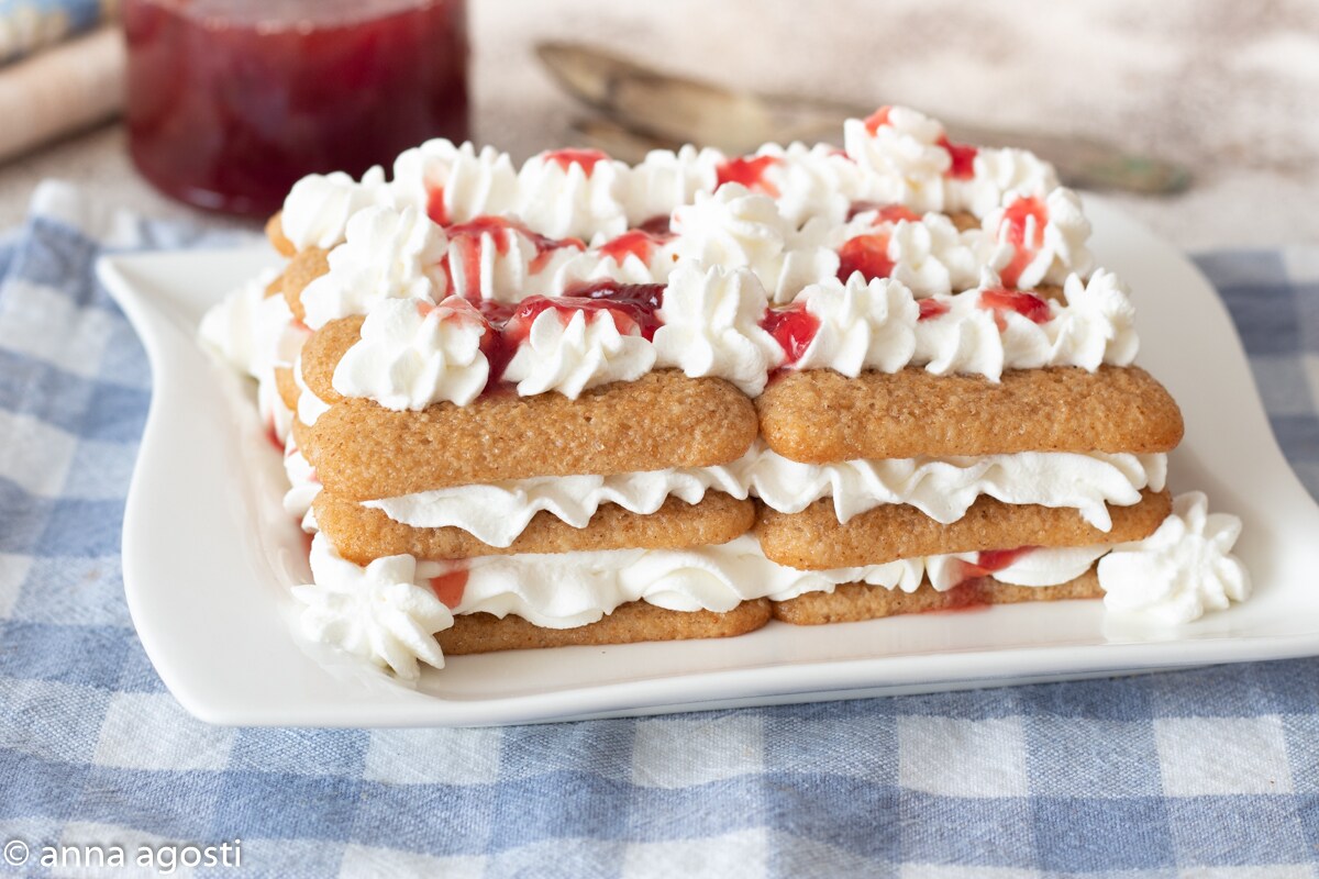 Tarta de Pavesini mermelada y crema de ricotta