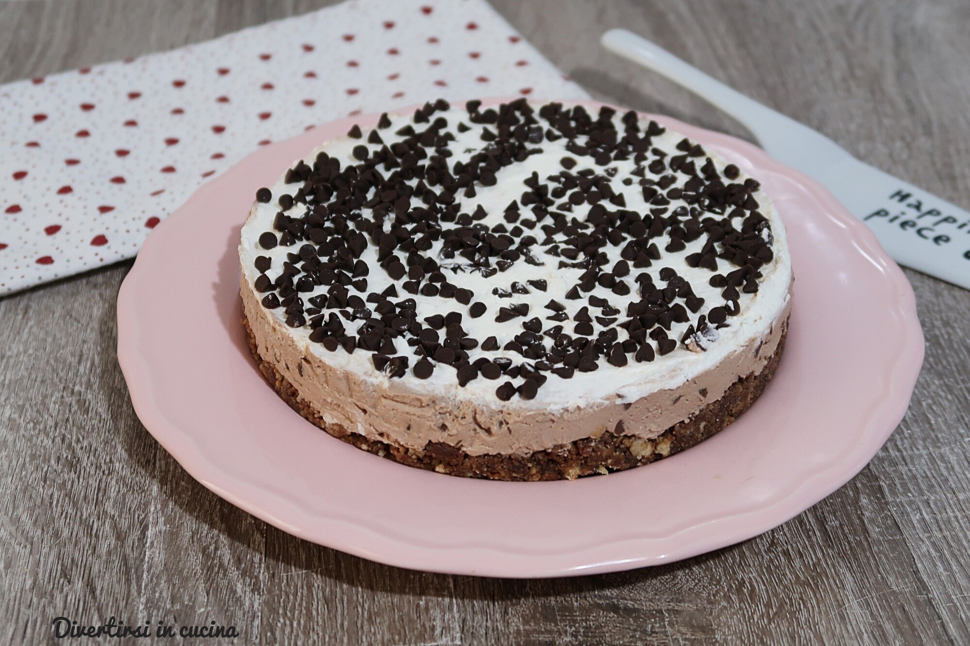Tarta de queso con nata y chocolate