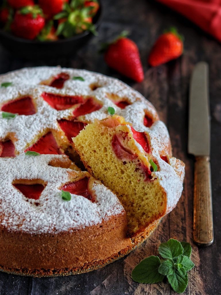 Tarta esponjosa de fresas