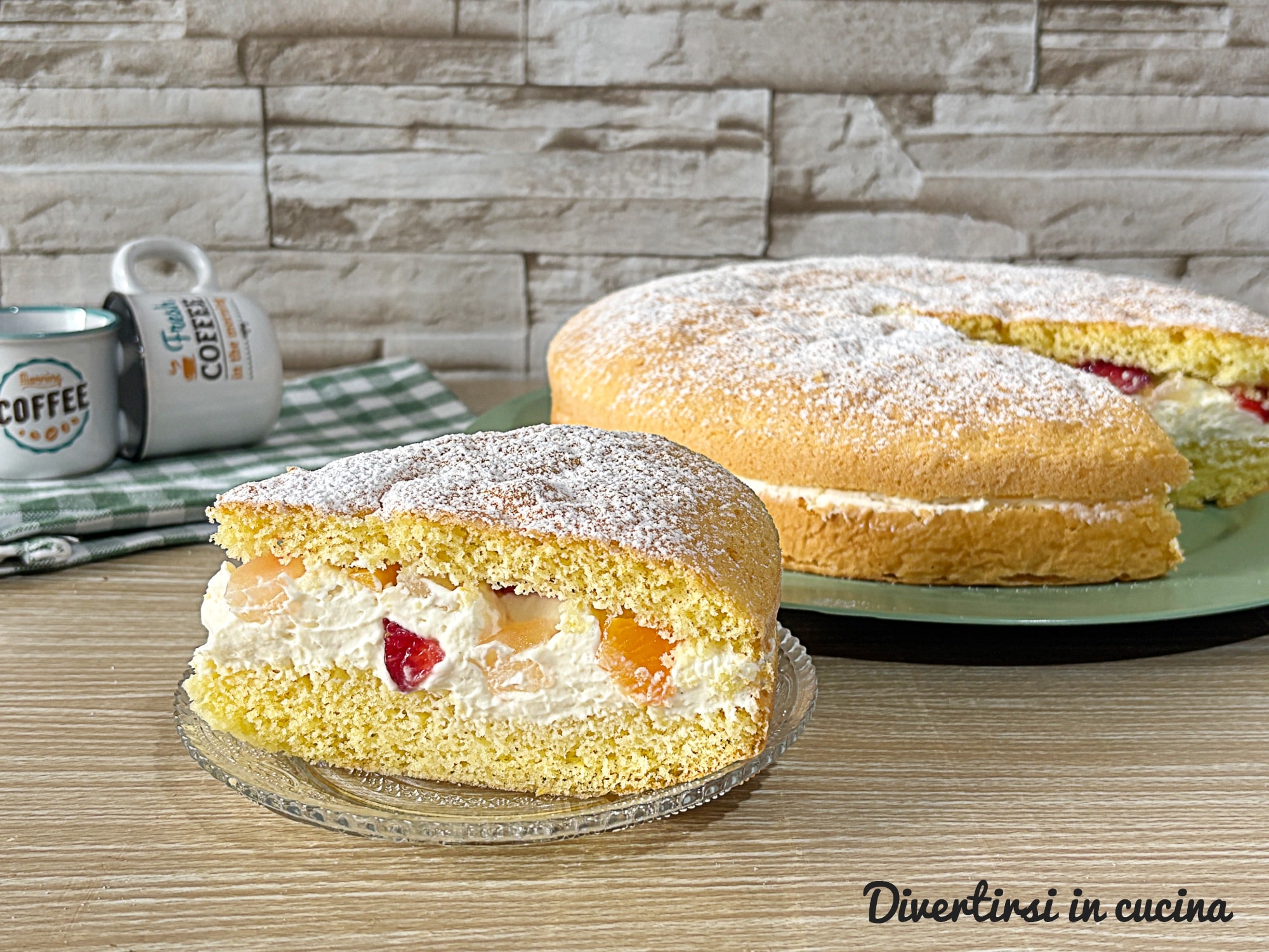Tarta esponjosa de frutas
