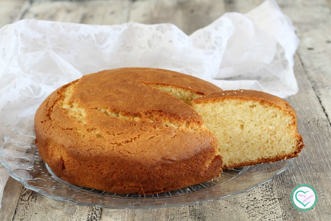 Tarta esponjosa de yogur