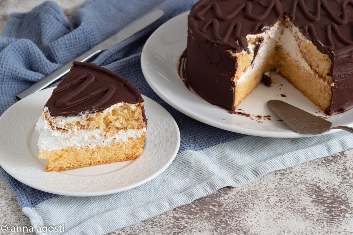 Tarta Fiesta con crema de leche