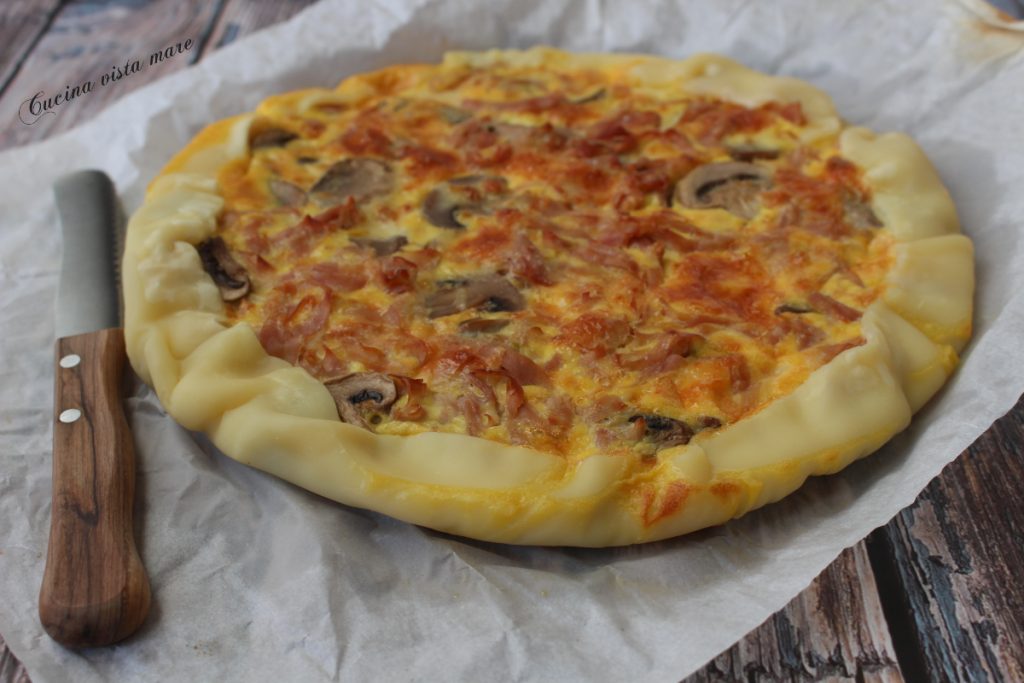 Tarta rústica de mortadela y champiñones Cocina vista al mar