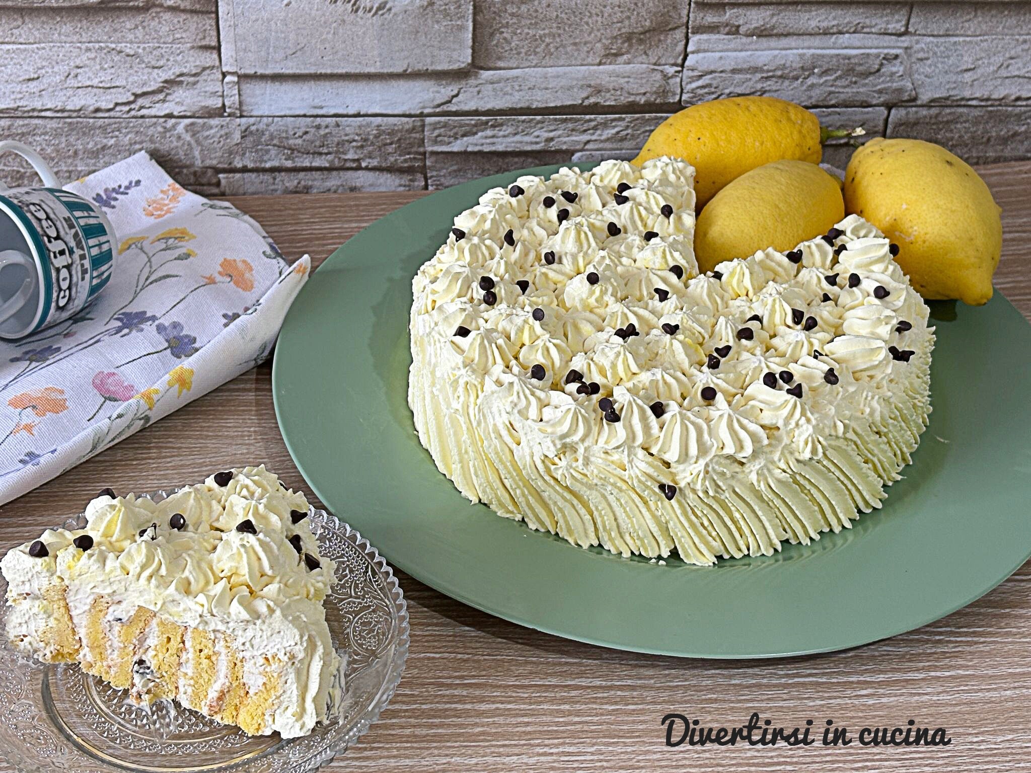 Tarta de limón semejante a delicia