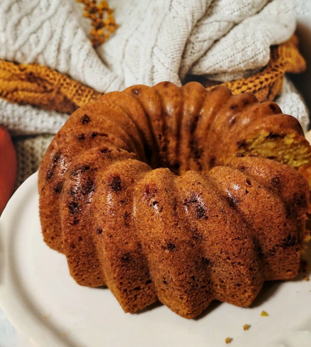 BIZCOCHO DE CALABAZA, CHOCOLATE Y ALMENDRAS