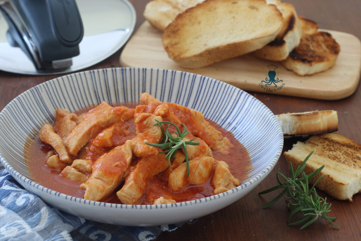 Tiritas de pollo guisadas en olla a presión