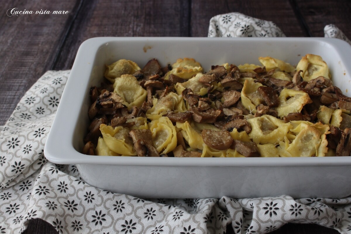Tortellini con champiñones gratinados