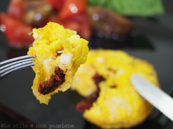 Tortilla de tomates secos, parmesano y tomillo: Una receta fácil y sabrosa para cualquier ocasión