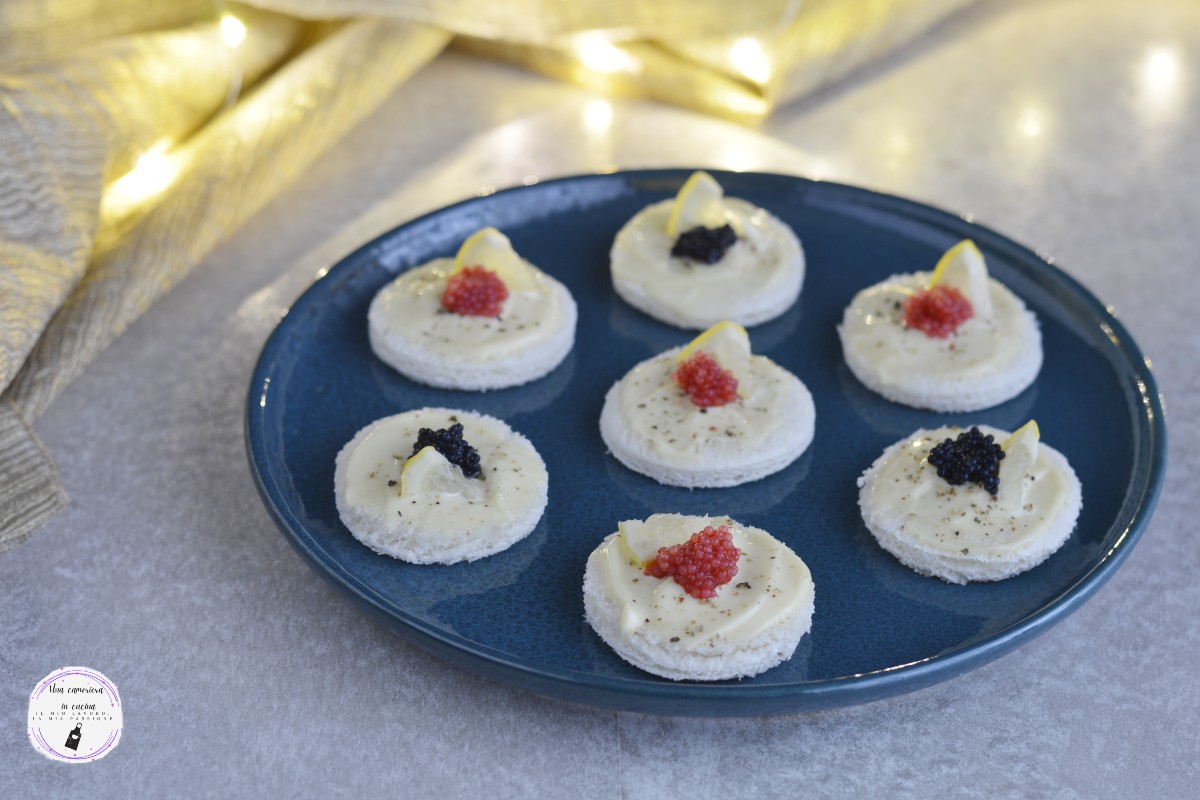 Tostas con huevas de lumpo