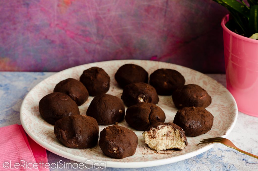 Trufas de tiramisú o bolitas de tiramisú sin cocción, cremosas y deliciosas
