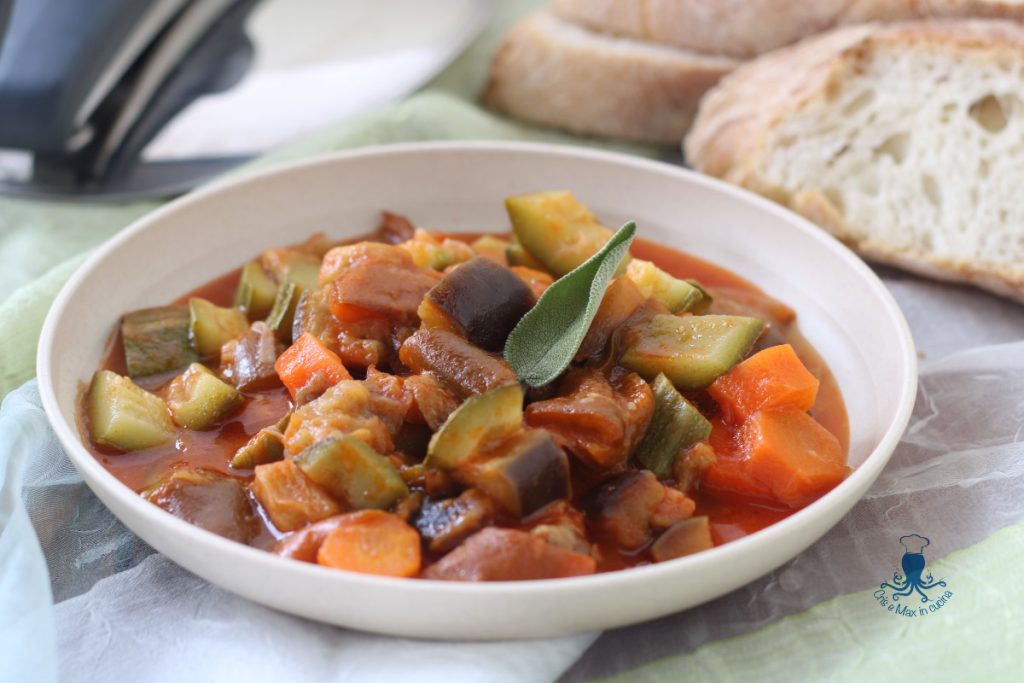 Verduras mixtas en olla a presión