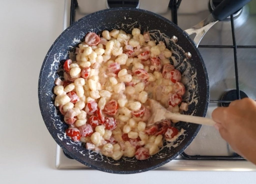 GNOCCHETTI CON JAMÓN Y PHILADELPHIA