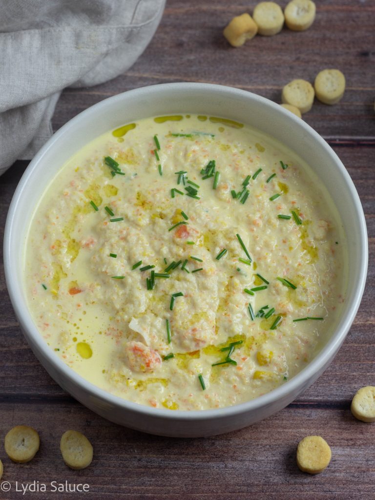 Sopa de pollo y maíz