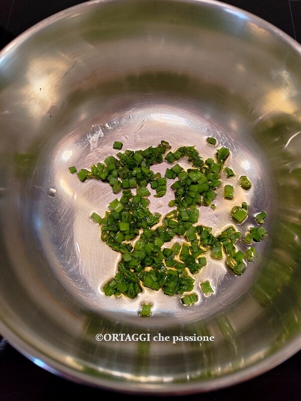 sofrito de tallos de cebolla