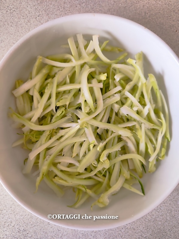 puntarelle rizadas para aliñar