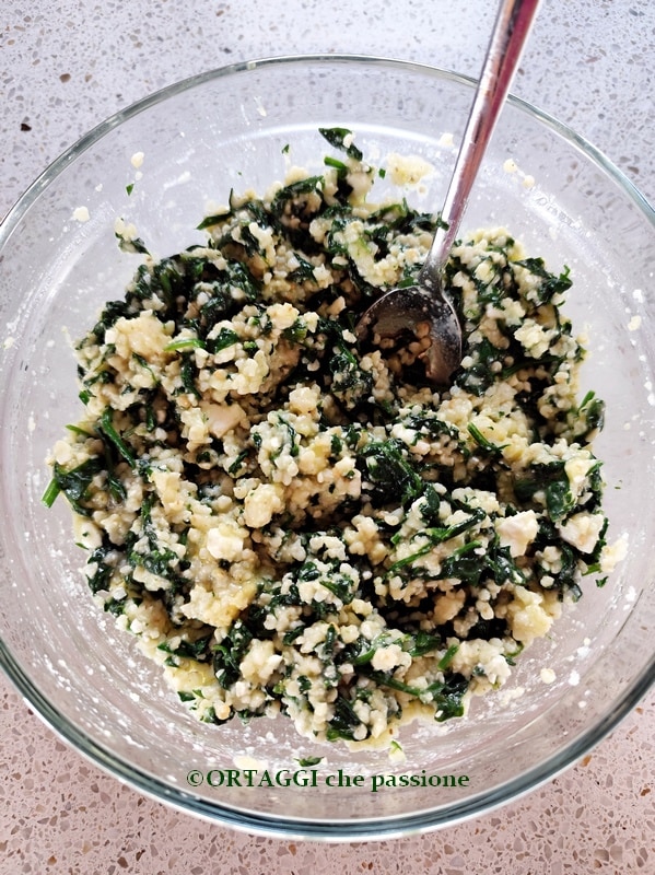 mezclar la mezcla del gratinado de mijo y espinacas