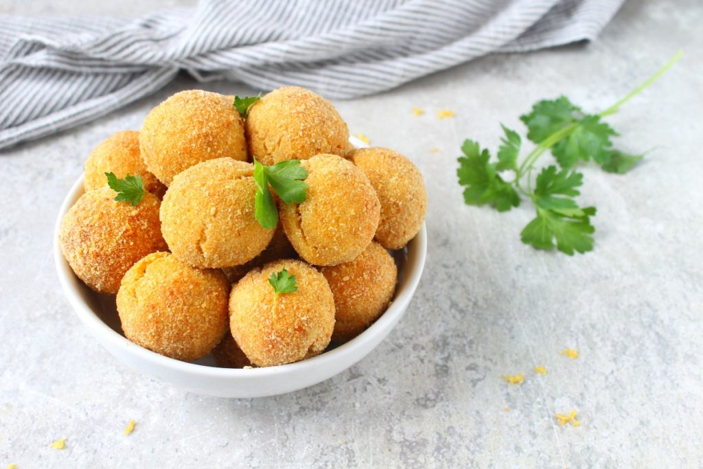 albóndigas de atún y patatas