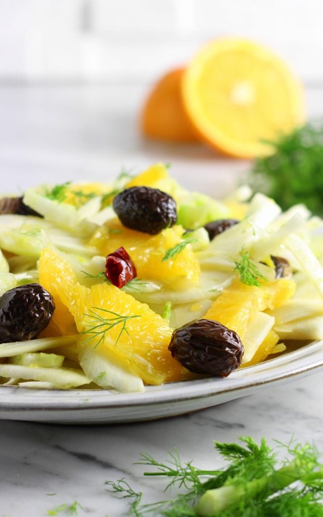 Ensalada de hinojo, naranjas y aceitunas al horno