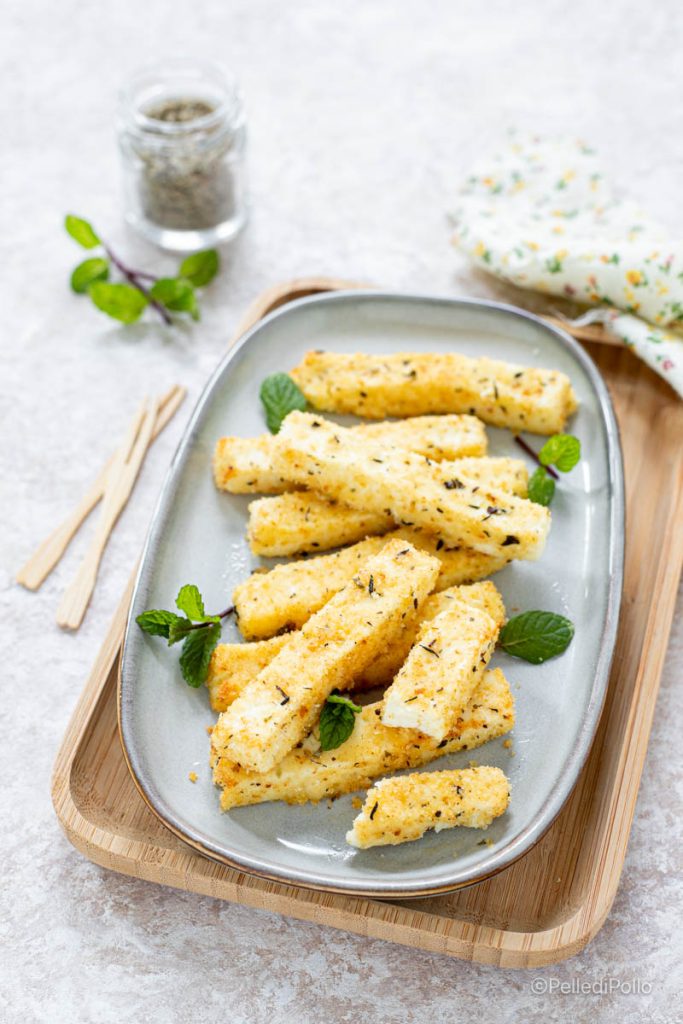 bastoncillos de feta al horno con pan rallado