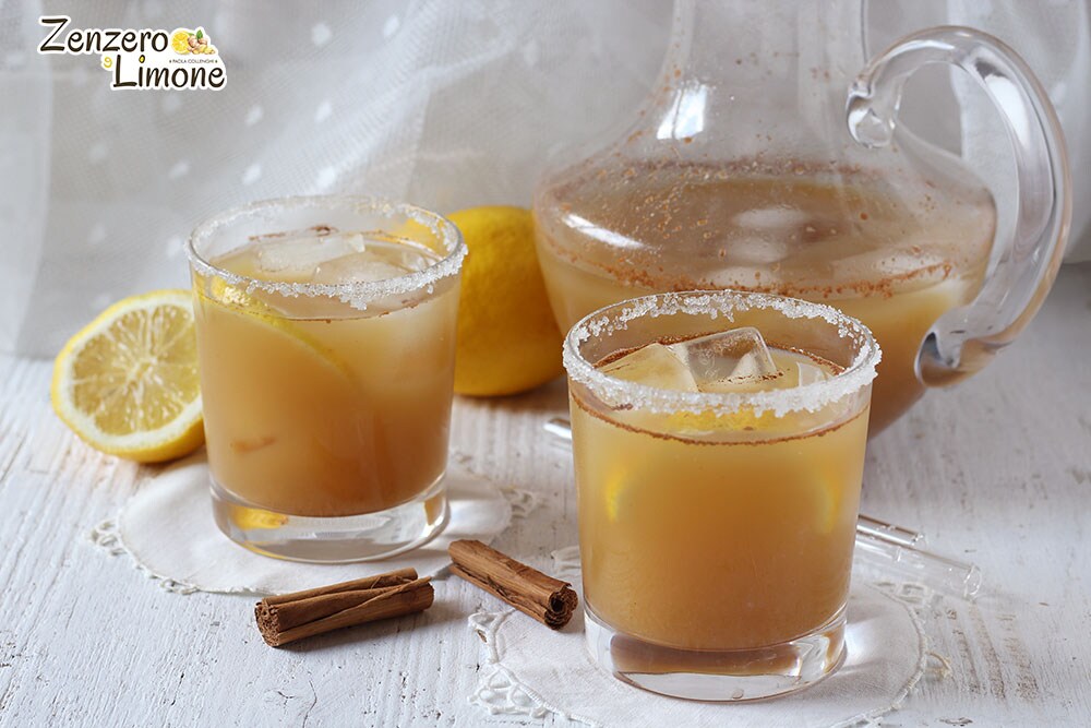 Bebida de té y piña