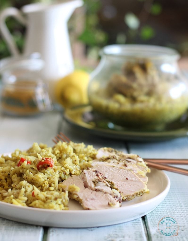 pollo con arroz y especias cocido en tarro al microondas