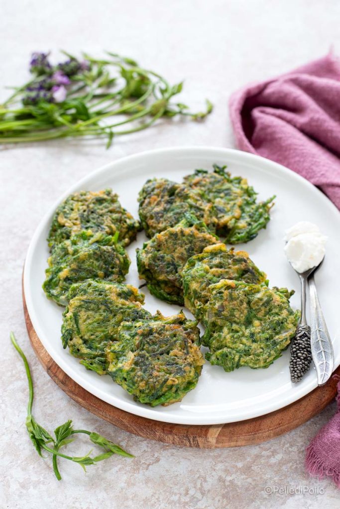 buñuelos con brotes de lúpulo