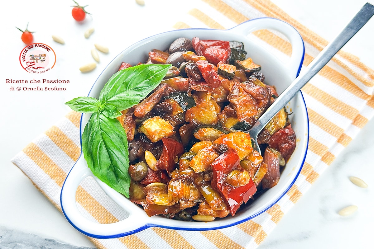 Caponata siciliana sencilla y rápida con verduras mixtas