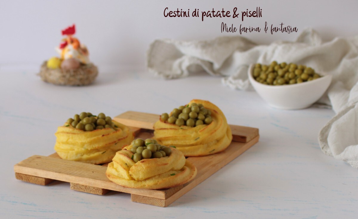 Cestas de patatas rellenas de guisantes