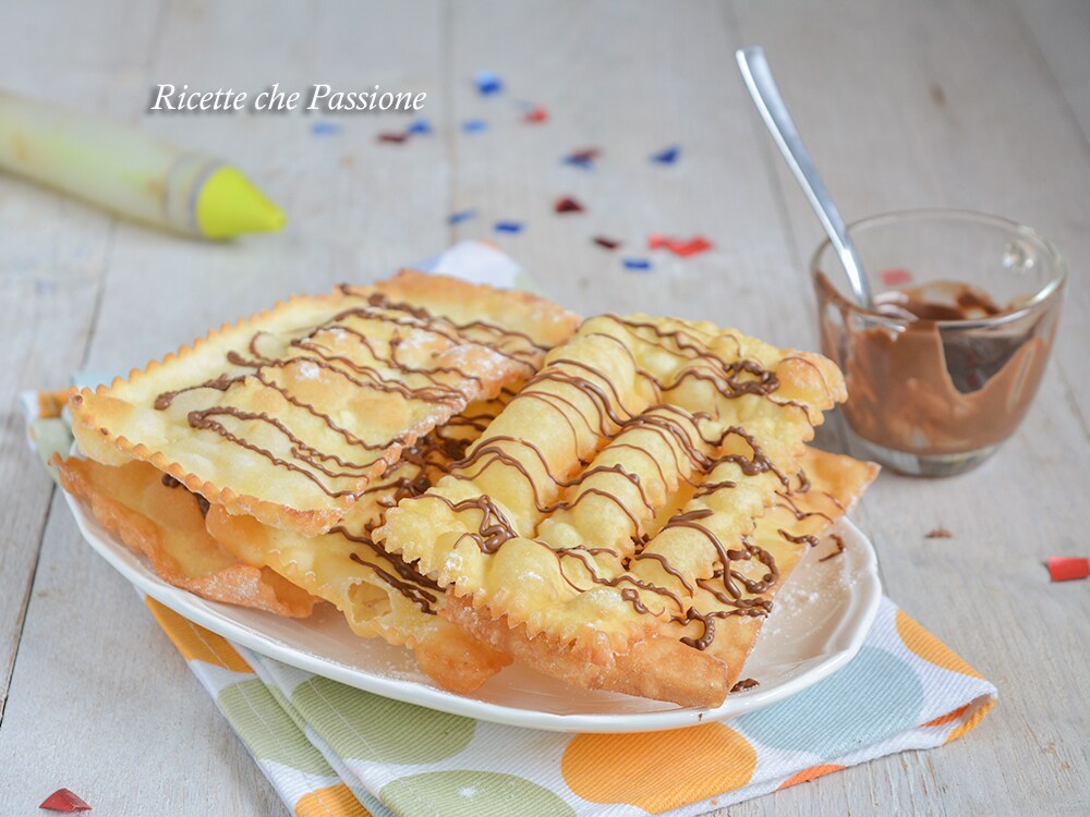 chiacchiere de carnaval con chocolate
