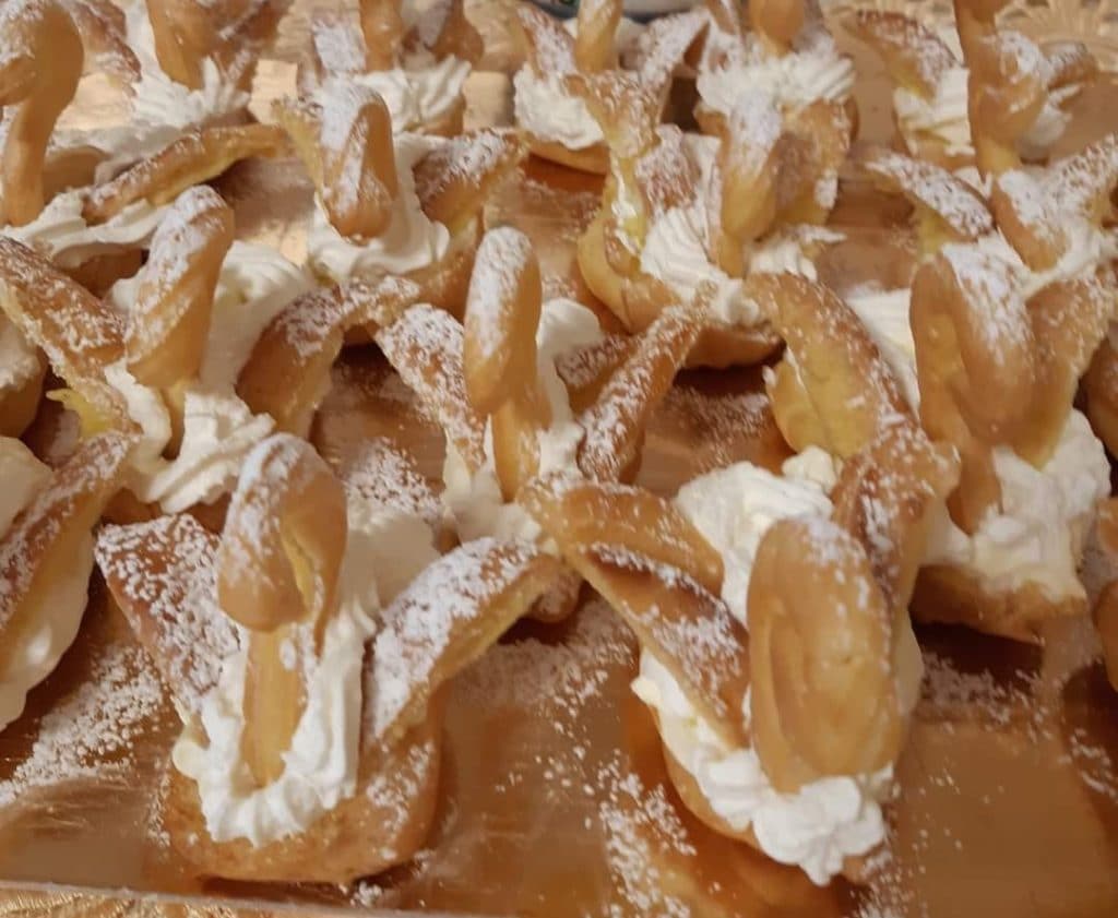 Cisnes de pasta choux