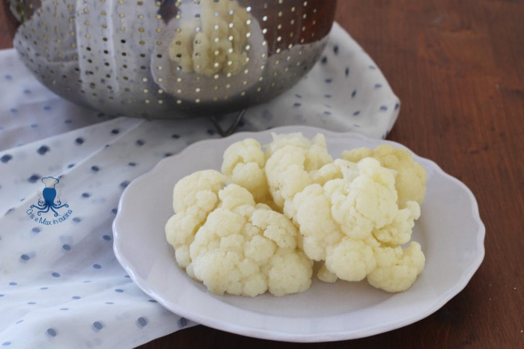 coliflor al vapor en el multicooker