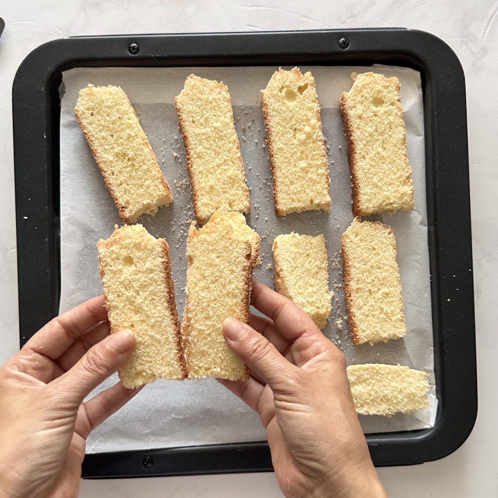 bizcochos cocidos en microondas para tiramisú
