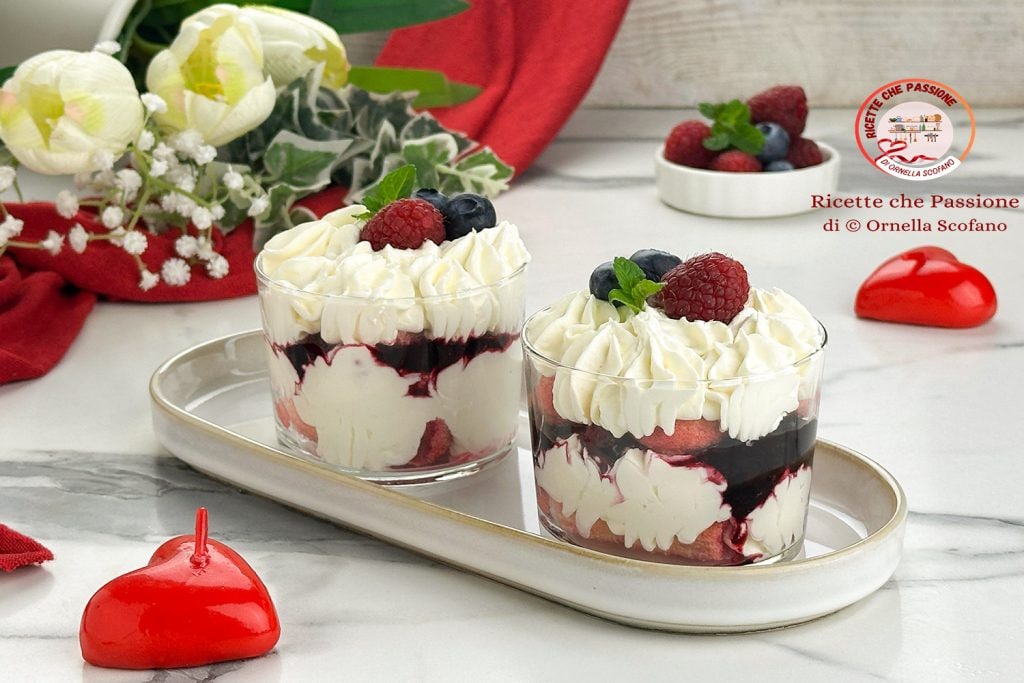 receta copas tiramisú de frutos del bosque