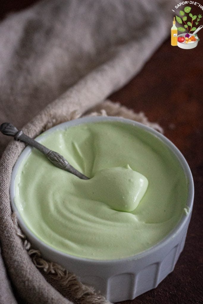 Crema rápida de pistacho para rellenar tartas
