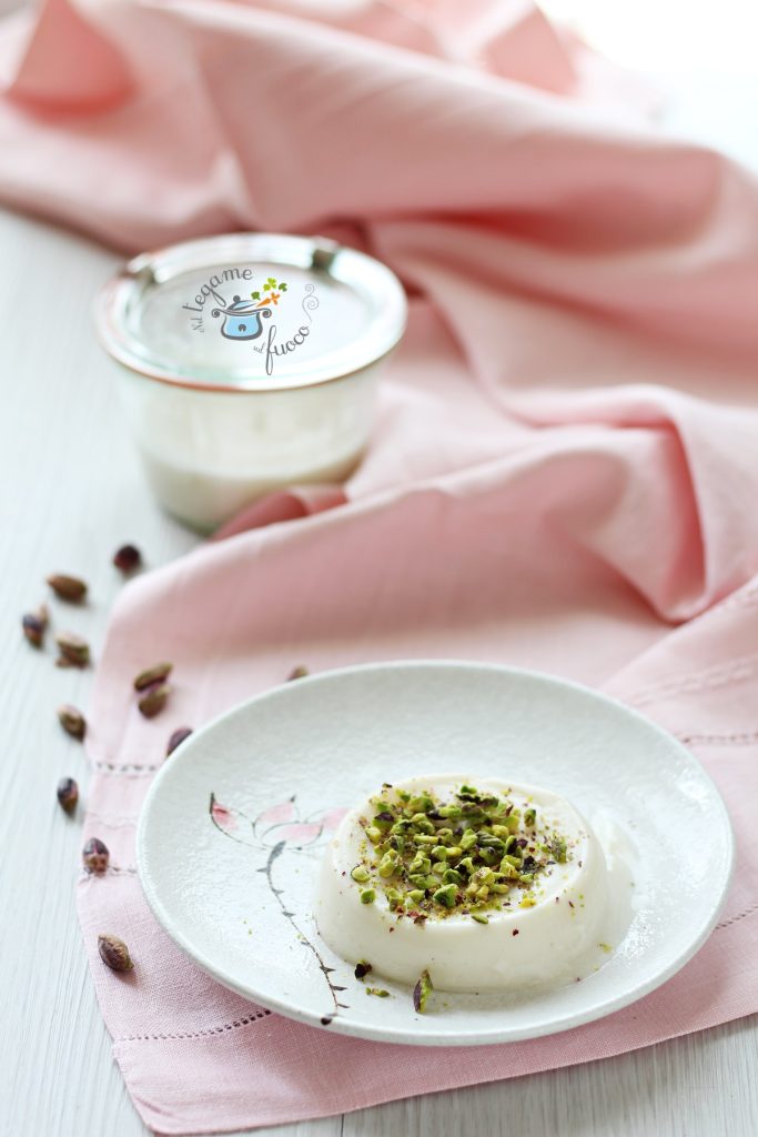 postre de almendras cocido en cocción en tarro al microondas