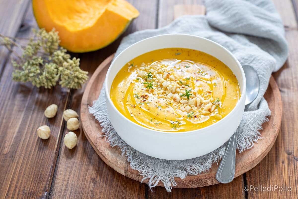 Crema de calabaza con avellanas tostadas