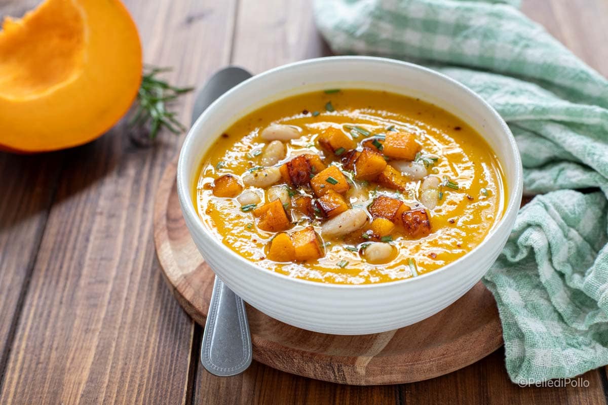 Crema de calabaza y frijoles cannellini