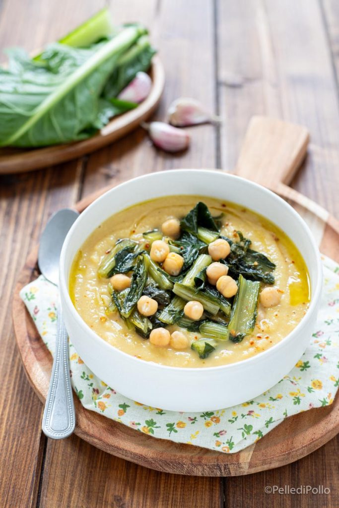 crema de garbanzos y achicoria salteada