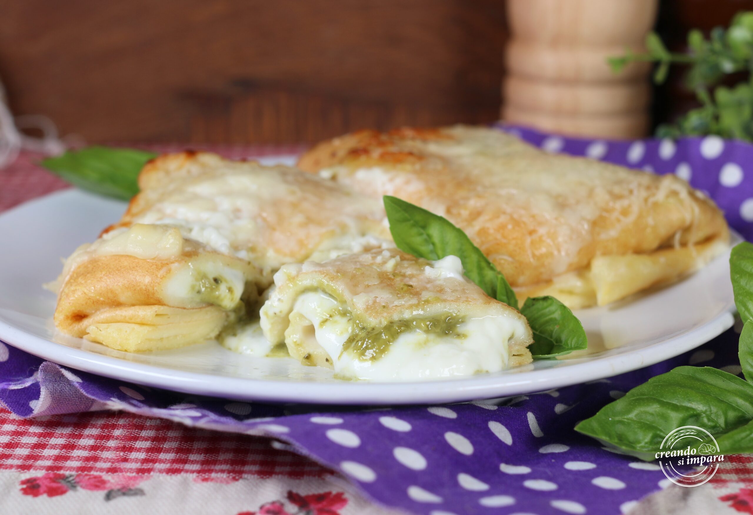 Crepes con queso stracchino y pesto