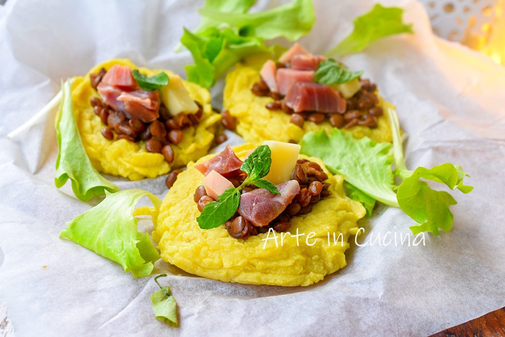 Crostini de patatas con lentejas