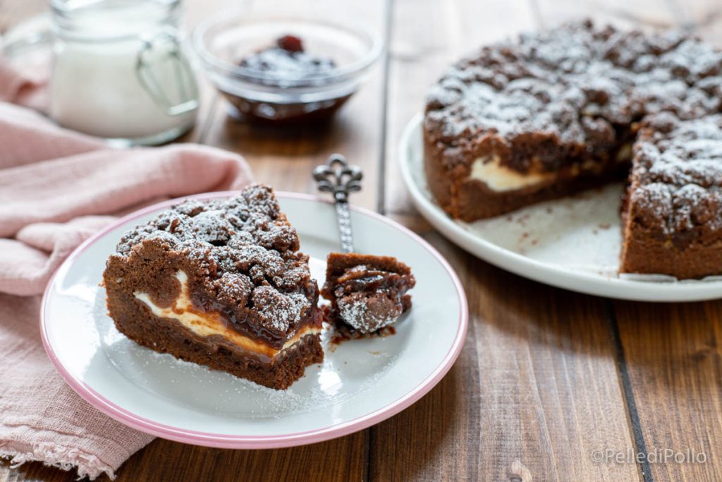 desmenuzado de cacao con yogur y mermelada