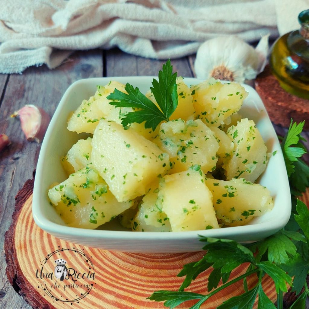 detalle ensalada de patatas con perejil