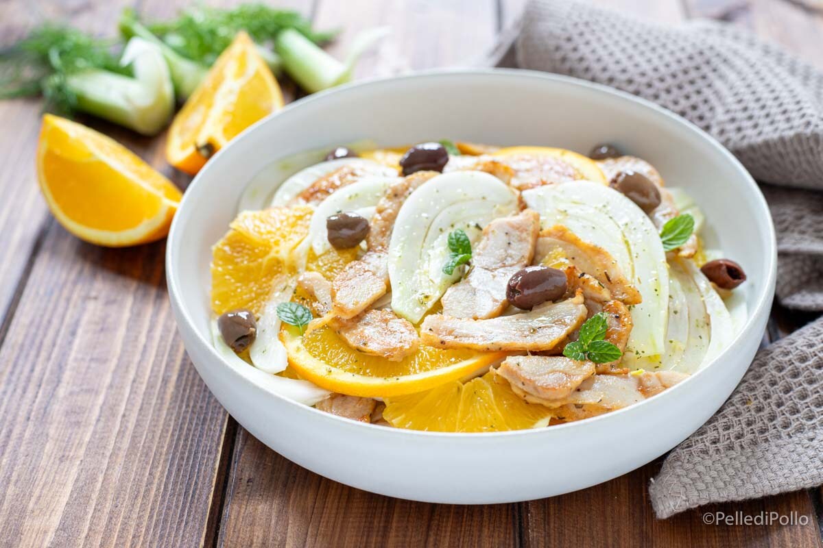 Ensalada de pollo con hinojos y naranjas