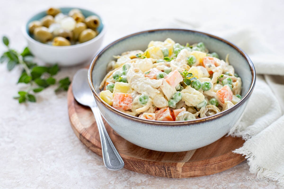 Ensaladilla rusa con pollo
