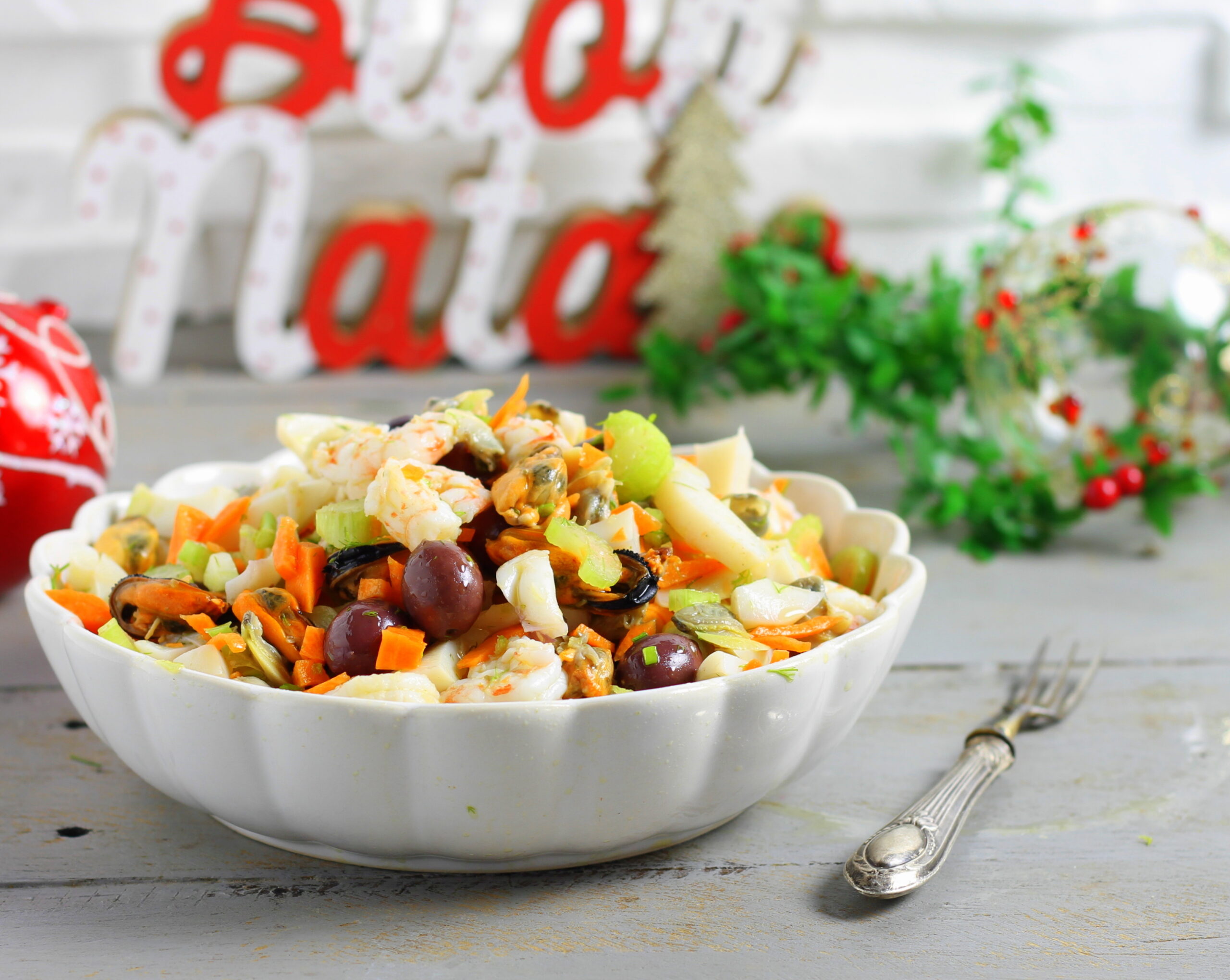 Ensalada de marisco con verduras crujientes