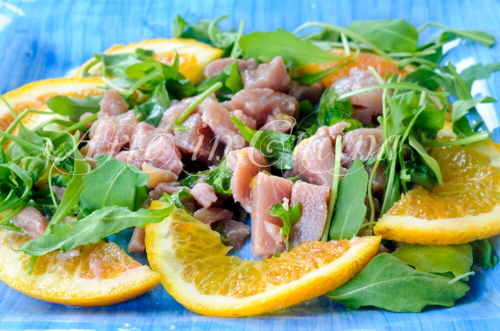 Ensalada de atún marinado a la naranja