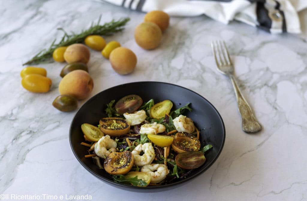ensalada de gambas y albaricoques